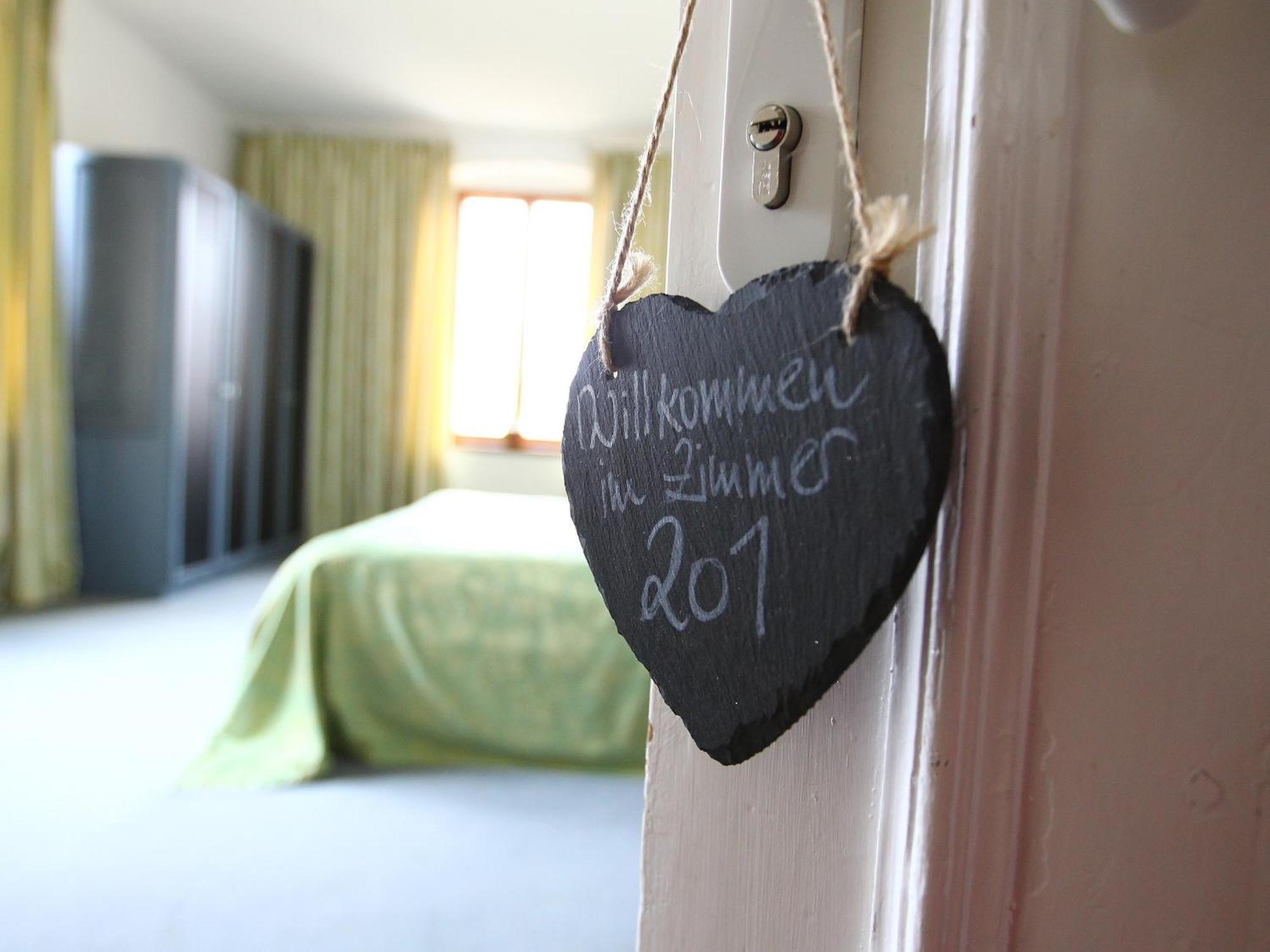 Hotel & Restaurant Schloss Weissenburg Uhlstädt Kültér fotó