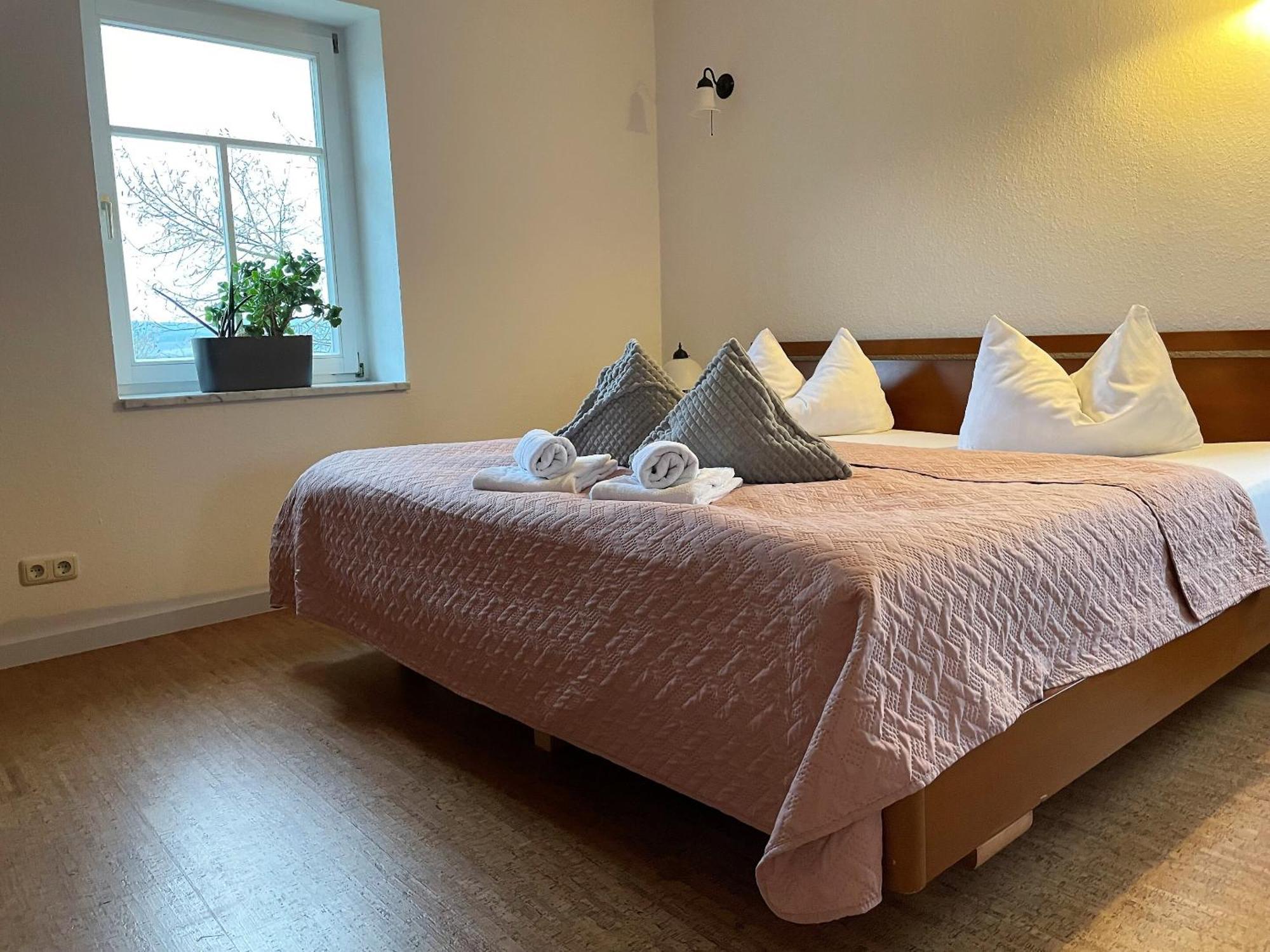 Hotel & Restaurant Schloss Weissenburg Uhlstädt Szoba fotó